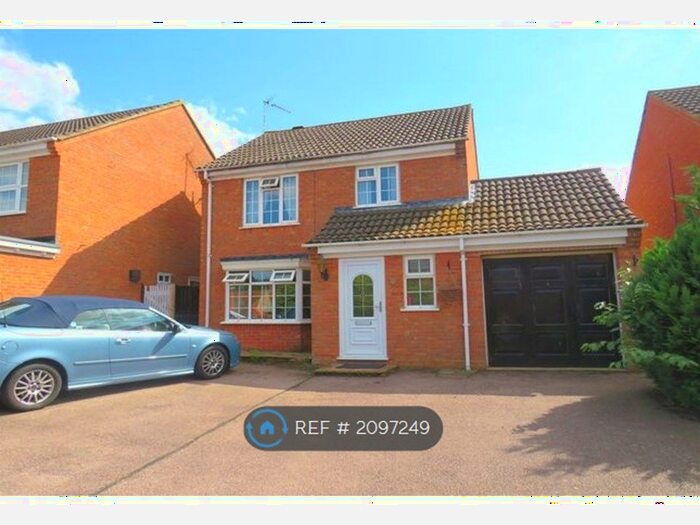 3 Bedroom Detached House To Rent In Robin Close, Buckingham, MK18