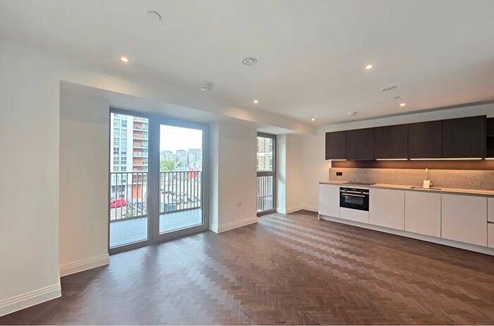 1 Bedroom Flat To Rent In Eden Place, London, E16