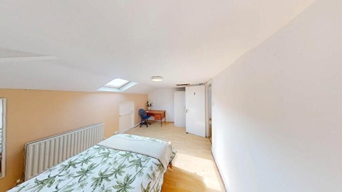 5 Bedroom Semi-Detached House To Rent In Addison Street, Nottingham, NG1