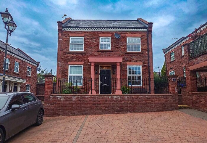 3 Bedroom Detached House For Sale In Woodland View, Hyde, Greater Manchester, SK14