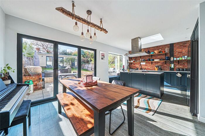 3 Bedroom Flat For Sale In Pitshanger Lane, Ealing, W5