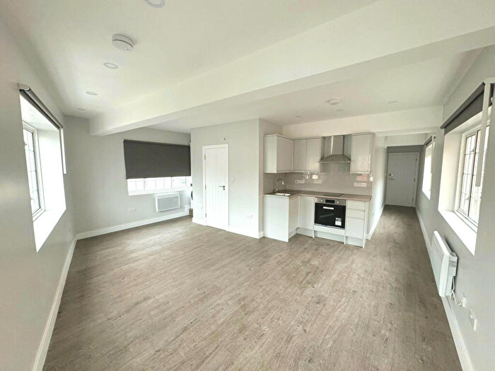 Studio To Rent In Cavendish Avenue, New Malden, Surrey, KT3