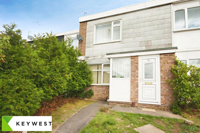 2 Bedroom Flat For Sale In Green Walk, Leicester, LE3
