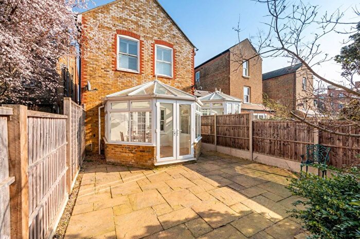 2 Bedroom Maisonette For Sale In Elm Grove, Wimbledon, London, SW19