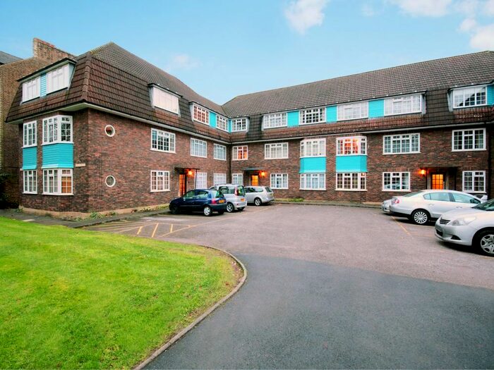 2 Bedroom Flat To Rent In Woodside Court, The Common, London, W5