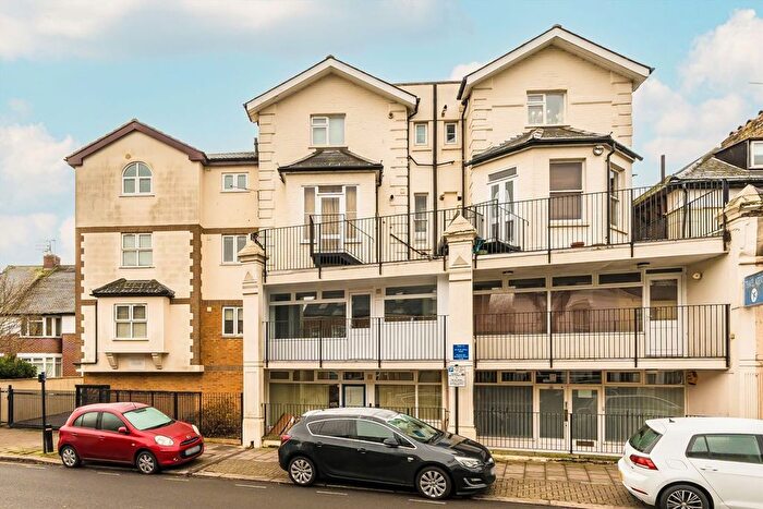 1 Bedroom Flat To Rent In St. Johns Road, Isleworth, TW7
