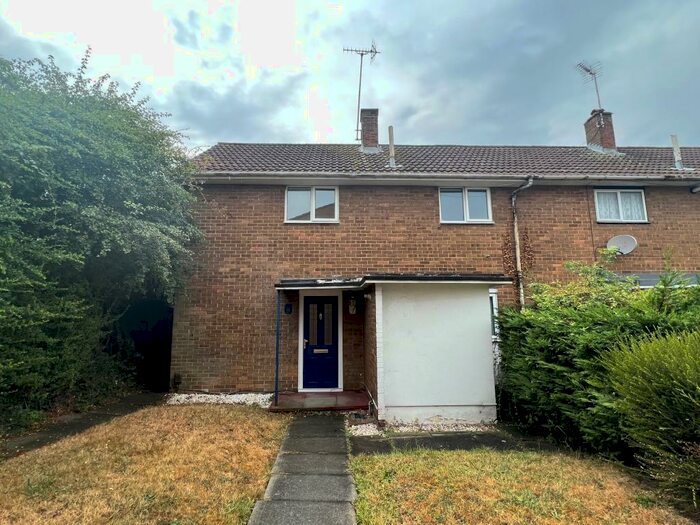 2 Bedroom House To Rent In Barstable East, Basildon, SS14