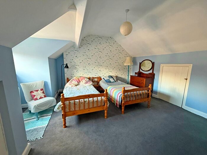 4 Bedroom Terraced House For Sale In Ashville Avenue, Scarborough, YO12