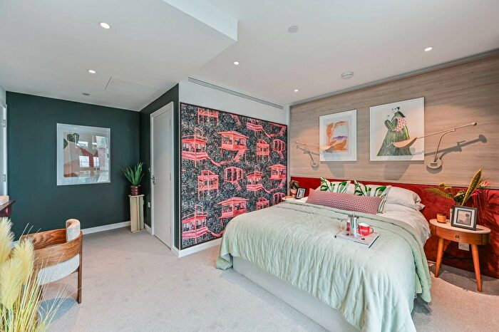 2 Bedroom Flat For Sale In Oval Village, Oval, SE11