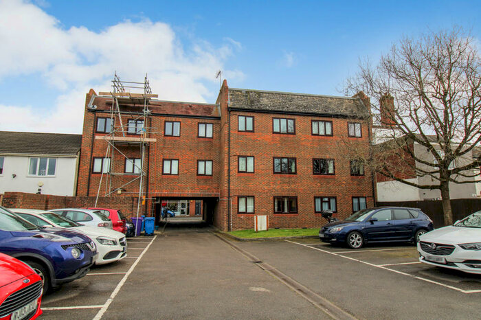 1 Bedroom Apartment To Rent In Gainsborough Court, Camp Road, Farnborough, Hampshire, GU14