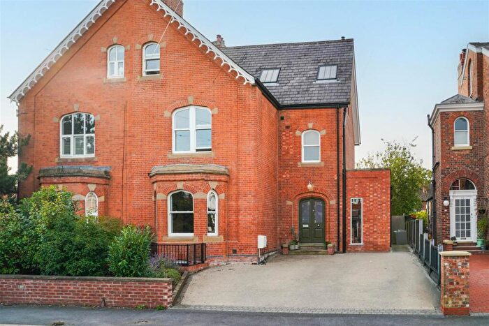 7 Bedroom Semi Detached House For Sale In Norwood Road, Stretford, M32
