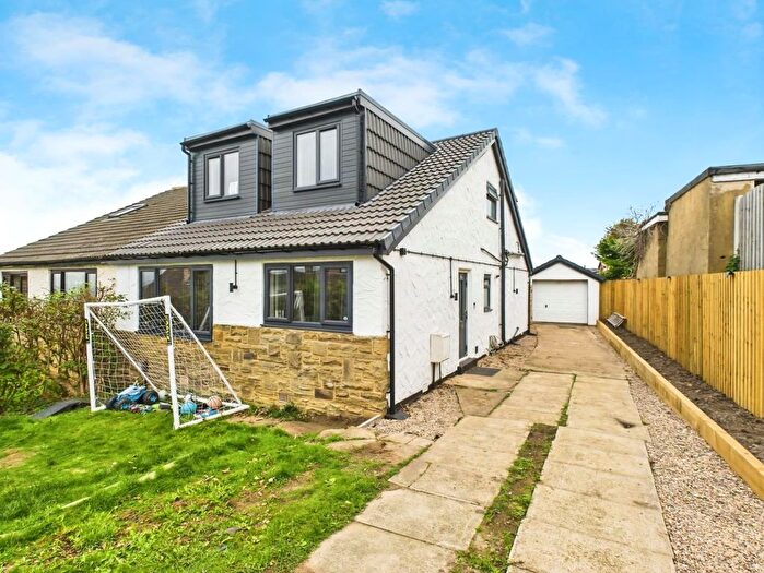 3 Bedroom Property For Sale In West View Close, Shipley, BD18