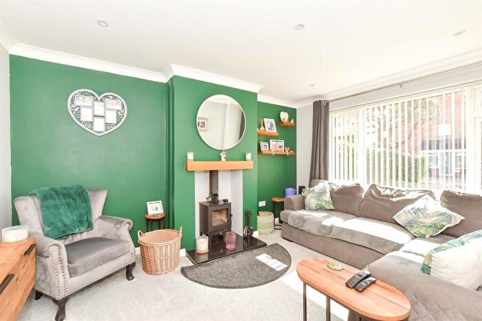 3 Bedroom Semi Detached House For Sale In Glenwood Road, Southbourne, West Sussex, PO10