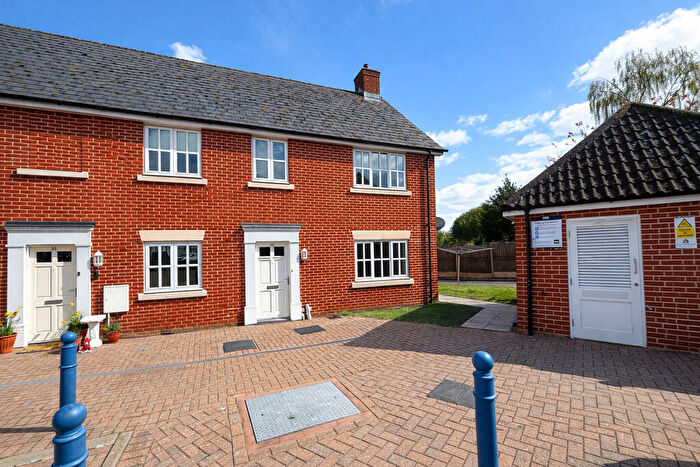 2 Bedroom Ground Maisonette For Sale In Church Mews, Tiptree, CO5