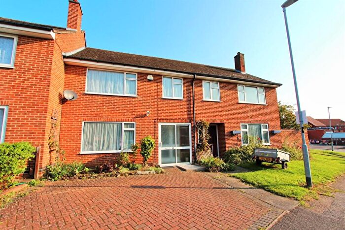 3 Bedroom Terraced House To Rent In Churchill Close, Leicester, LE2