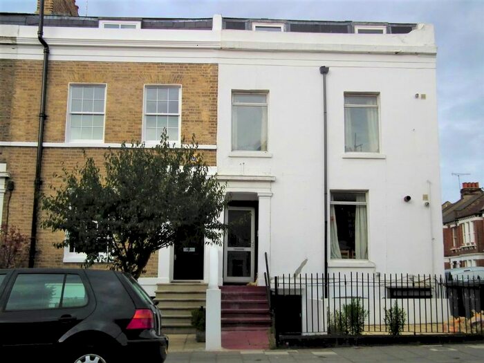 3 Bedroom Flat To Rent In Clapham Manor Street, London, SW4