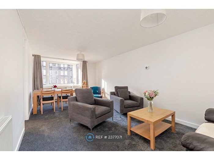 3 Bedroom Flat To Rent In Saunders Street, Edinburgh, EH3