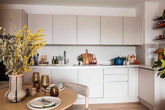 1 Bedroom Flat To Rent In Masonry Place, Hayes, UB3