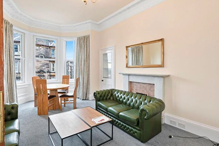 4 Bedroom Flat To Rent In Polwarth Gardens, Edinburgh, EH11
