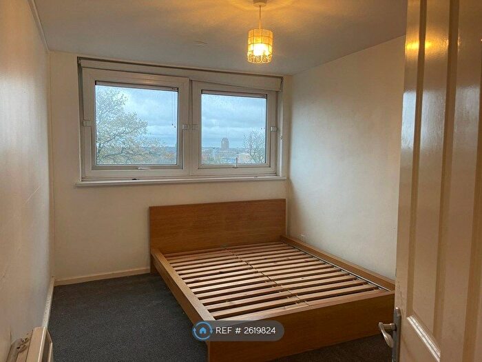 3 Bedroom Flat To Rent In Kendal Tower, Birmingham, B17
