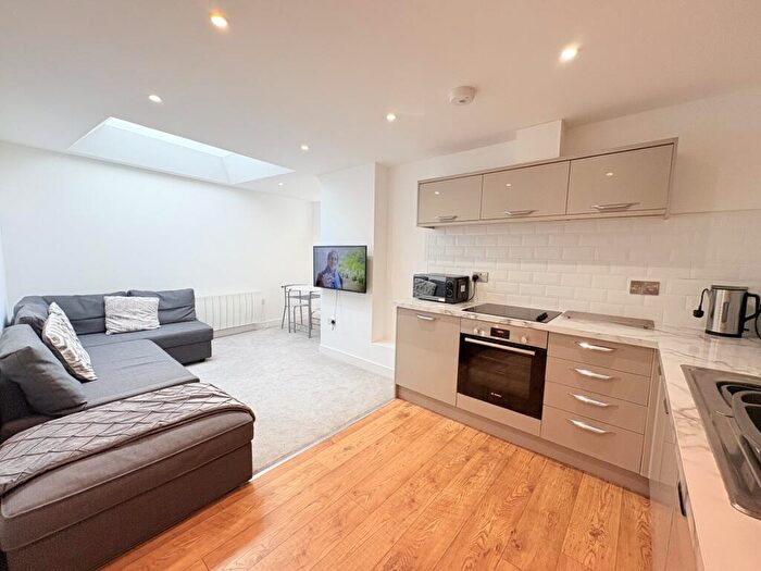 1 Bedroom Flat For Sale In London Road, North End, Portsmouth, PO2