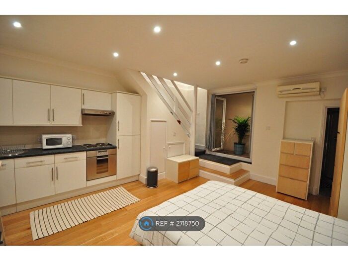 Studio To Rent In Danbury Street, London, N1