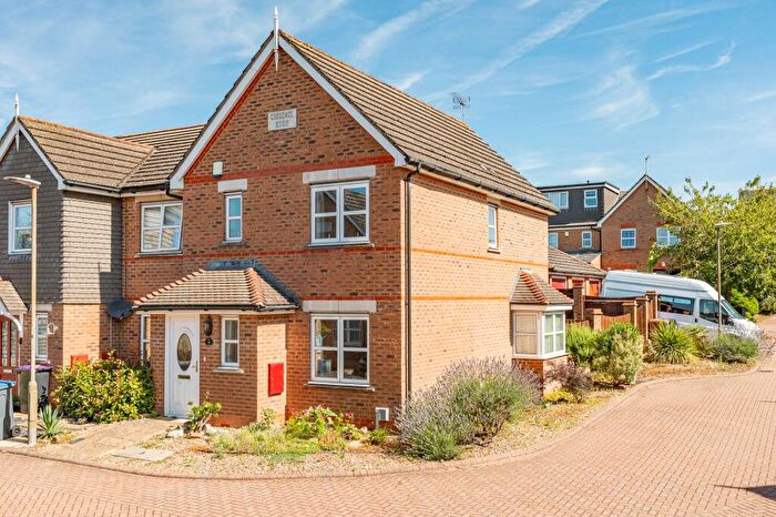 3 Bedroom Link Detached House For Sale In Sandeman Gardens, Ware, SG12