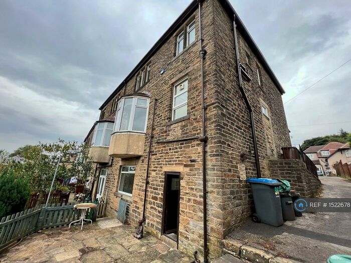 3 Bedroom Semi-Detached House To Rent In Leylands Lane, Bradford, BD9