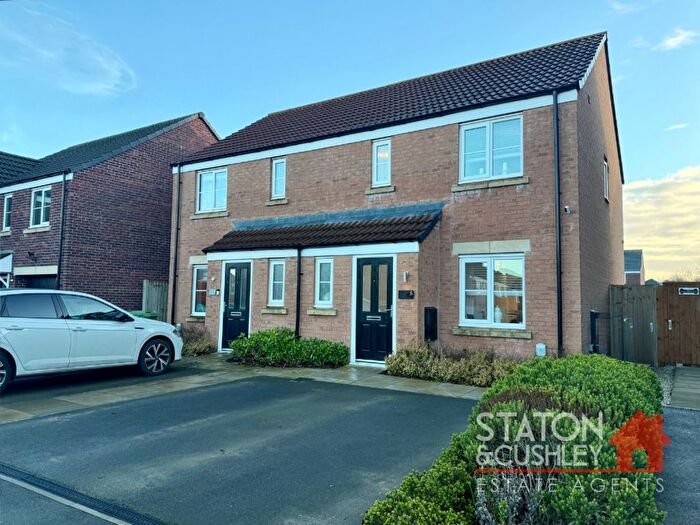 3 Bedroom Semi-Detached House For Sale In Pellinore Way, Mansfield, NG19