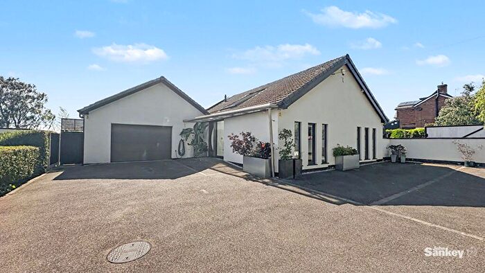 4 Bedroom Detached Bungalow For Sale In Poplar Grove, Forest Town, NG19