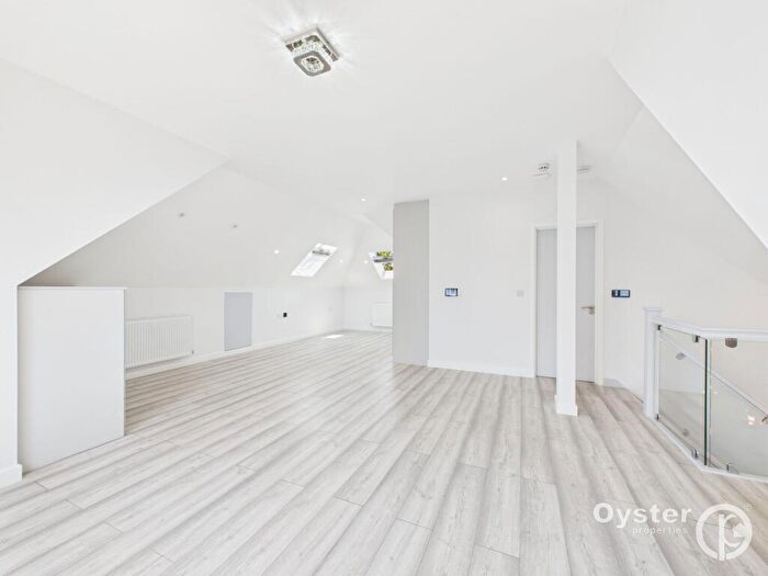 Studio To Rent In Whitchurch Lane, Edgware, HA8