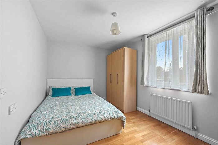 1 Bedroom Flat For Sale In Eastway, Hackney, London, E9