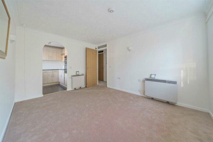 1 Bedroom Apartment For Sale In Wordsworth Drive, Cheam, Sutton, SM3