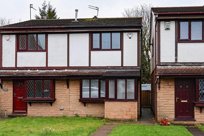 2 Bedroom Semi-Detached House For Sale In Rochdale Road, Rochdale, OL16