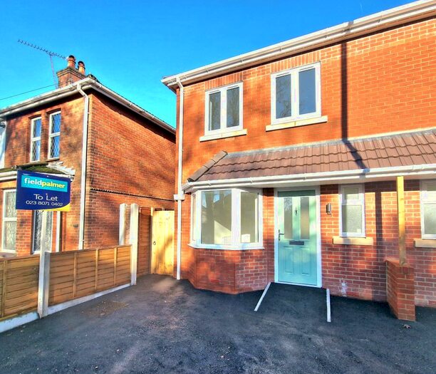 2 Bedroom Semi-Detached House To Rent In Bitterne Road East, Bitterne, SO18