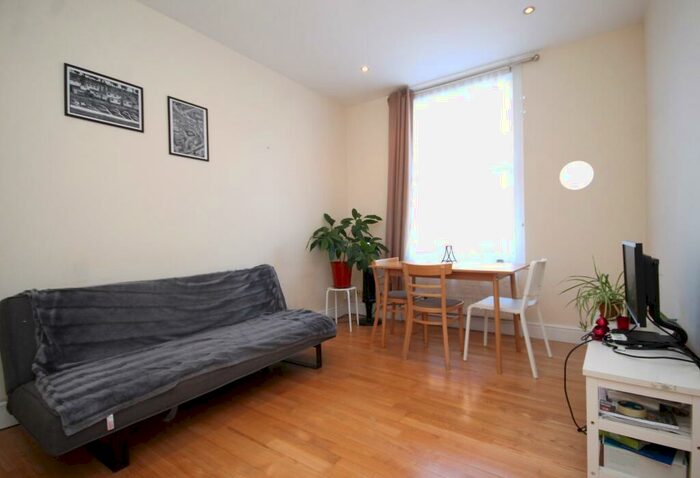 2 Bedroom Flat To Rent In Seven Sisters Road, Islington, N7