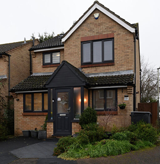 4 Bedroom Detached House For Sale In Kingsmead, Waltham Cross, EN8