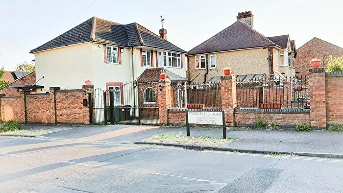 5 Bedroom Detached House To Rent In Harrowden Road, Bedford, MK42