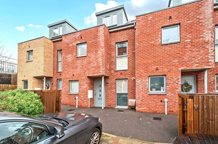 3 Bedroom Terraced House For Sale In School Road, Hove, BN3