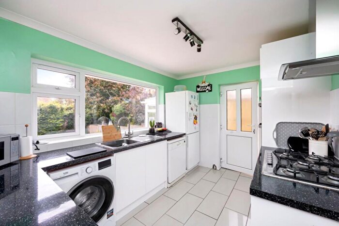 2 Bedroom Bungalow For Sale In Penfold Way, Steyning, BN44