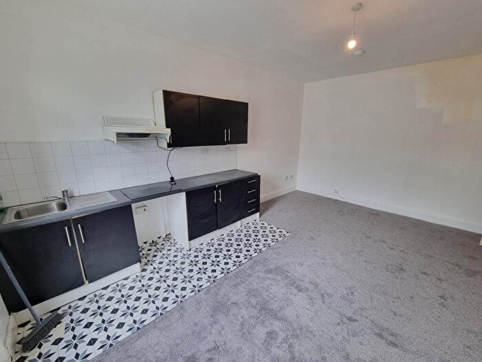 1 Bedroom House To Rent In Bradford Road, Cleckheaton, Bradford, BD19