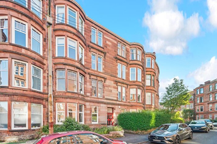 2 Bedroom Flat To Rent In Grantley Gardens, Flat -, Shawlands, Glasgow, G41