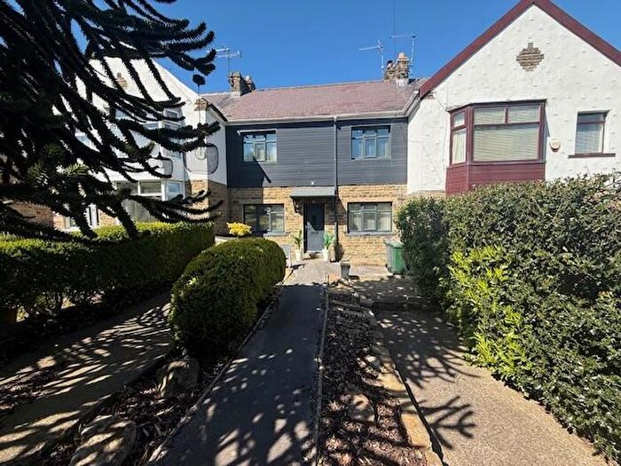 3 Bedroom Town House For Sale In Green Lane, Idle, Bradford, BD10