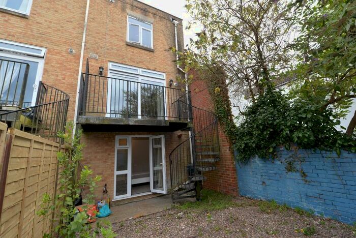 3 Bedroom Town House To Rent In Bellevue Road, Southampton, SO15