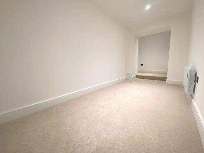 2 Bedroom Apartment To Rent In Dunster Street, Northampton, NN1