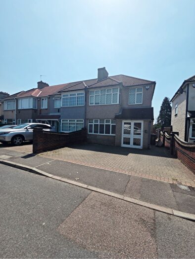 3 Bedroom House To Rent In Park Mead, Blackfen, DA15