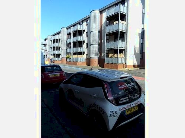 2 Bedroom Flat To Rent In Trades Lane, Dundee, DD1