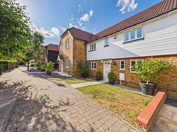 3 Bedroom Terraced House For Sale In Greyhound Chase, Ashford, TN23