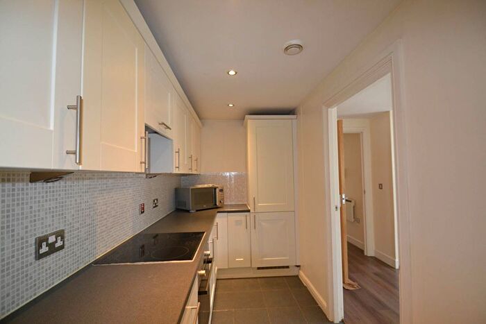 2 Bedroom Flat To Rent In Rosemoor House, London, W13