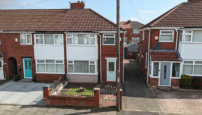 3 Bedroom Semi Detached House For Sale In Harewood Road, Irlam, M44